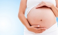 Augmentation mammaire : comment gérer une grossesse et un allaitement après l’intervention ?